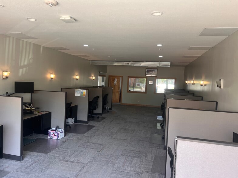 More Photos Of 6500 University Ave, Windsor Heights Apartments For Lease