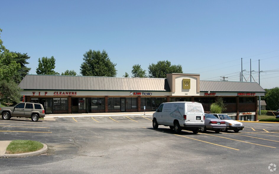 More Photos Of 10400 W 103rd St, Overland Park Storefront For Lease