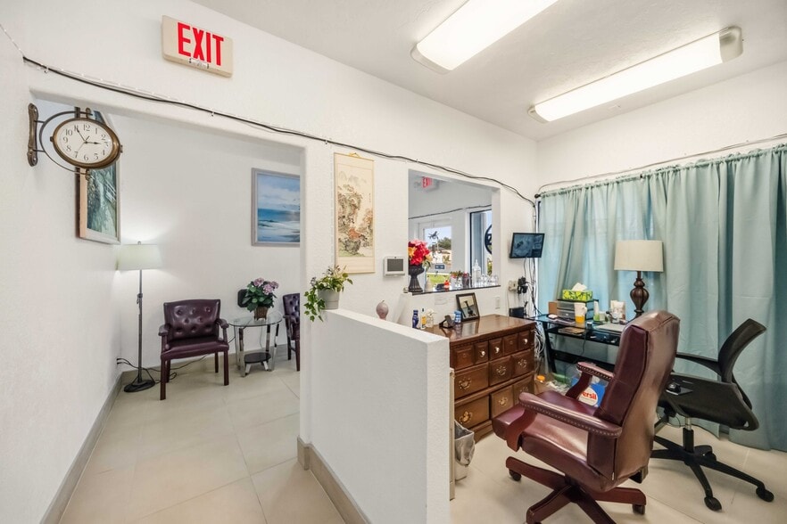 More Photos Of 2081 Tamiami Trl, Port Charlotte Freestanding For Sale
