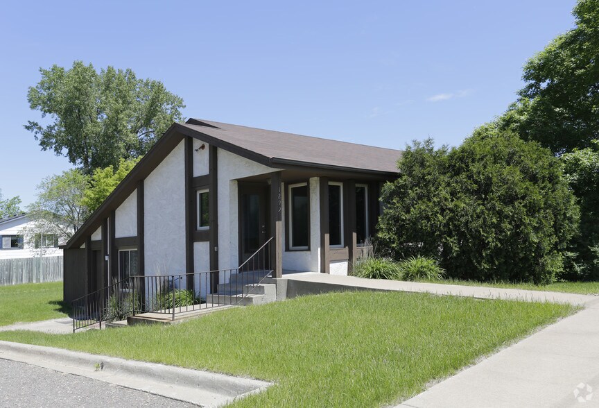 More Photos Of 1299 NE Mississippi St, Fridley Medical For Lease