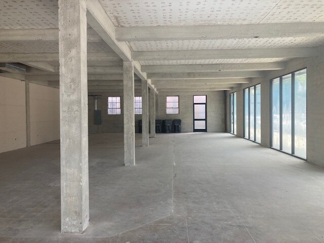 More Photos Of 700 E Broadway, Long Beach Restaurant For Sale