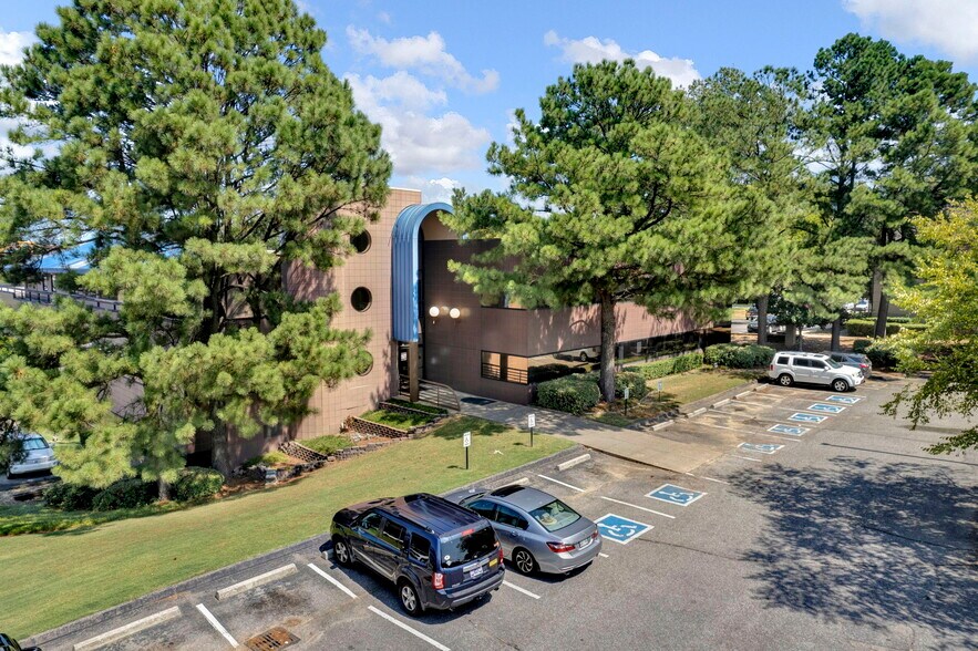 More Photos Of 5180 Park Ave, Memphis Office For Lease