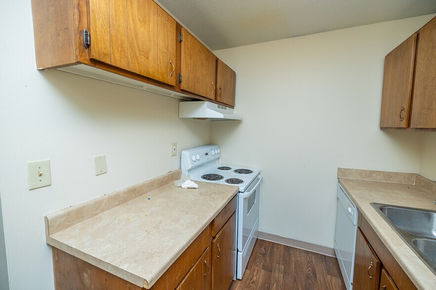 More Photos Of 2520 E Lincoln St, Wichita Apartments For Sale