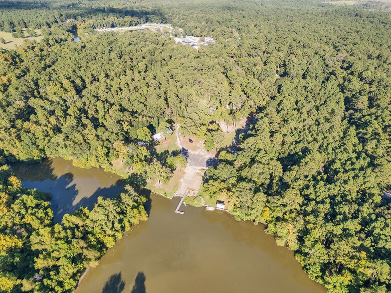 More Photos Of 280 Broken Arrow Marina, Livingston Hotel For Sale
