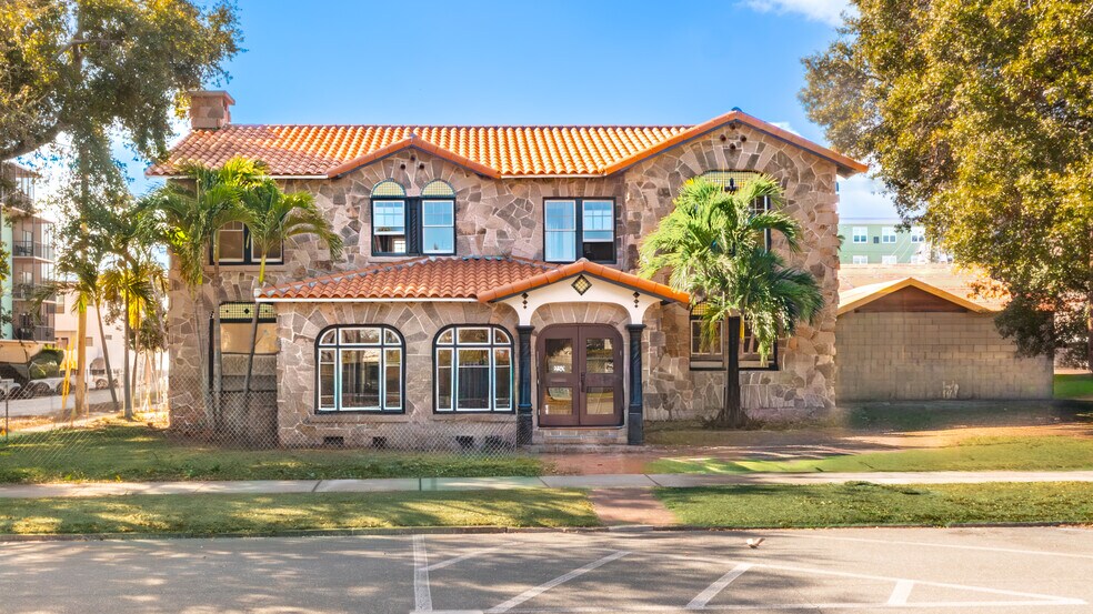 Primary Photo Of 250 Mirror Lake Dr N, Saint Petersburg Office For Sale