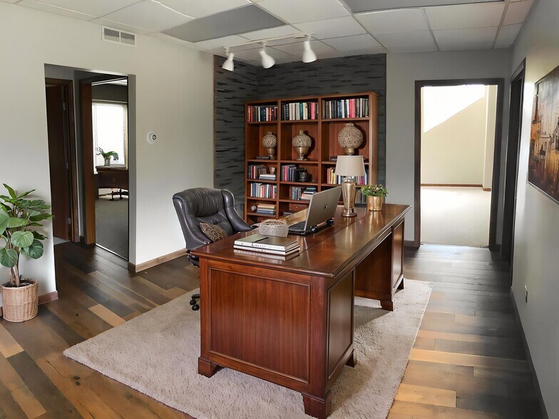 Primary Photo Of 1617 Akron-Peninsula Rd, Akron Office For Lease