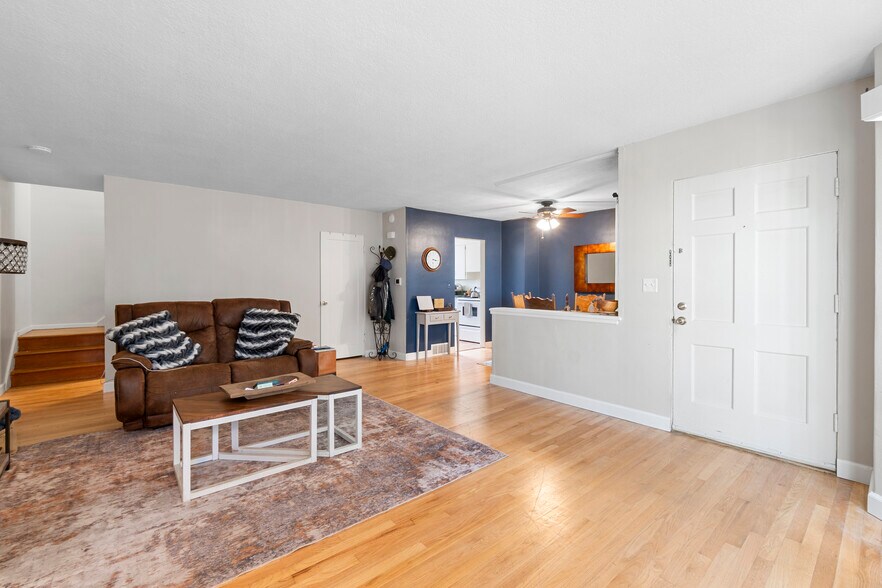 More Photos Of 50 Northshore Rd, Lake Oswego Apartments For Sale