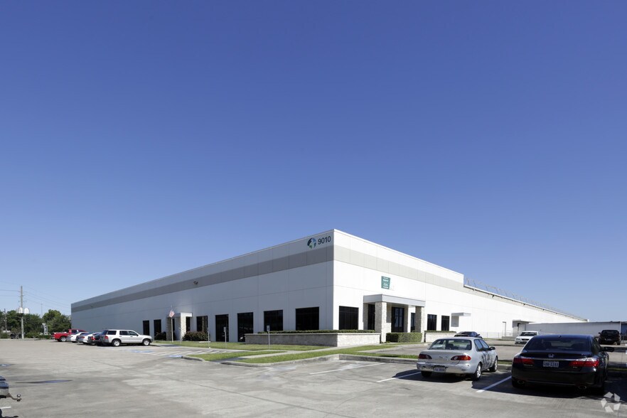 Primary Photo Of 9010 W Little York Rd, Houston Distribution For Lease