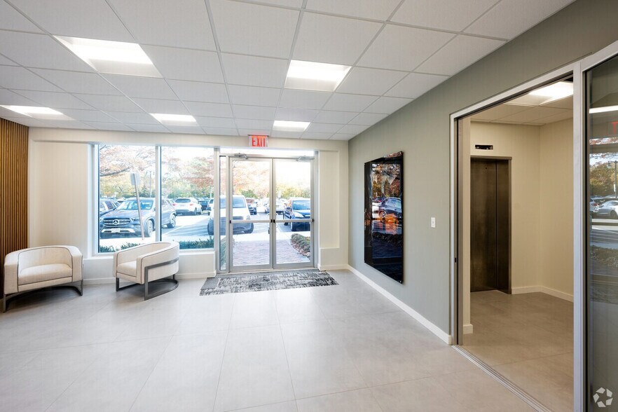 More Photos Of 1051 Franklin Ave, Garden City Coworking Space