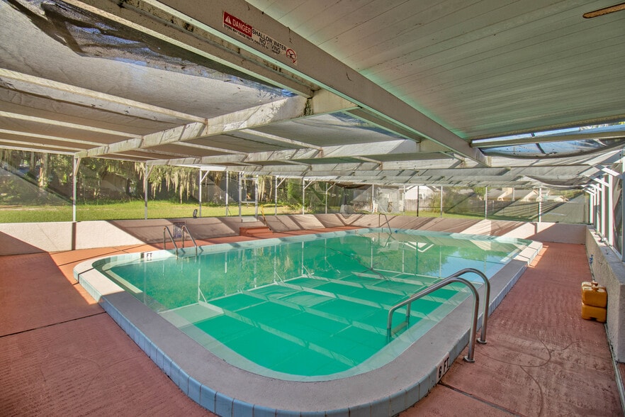 More Photos Of 5620 Bertsville Rd, Lady Lake Hotel For Sale