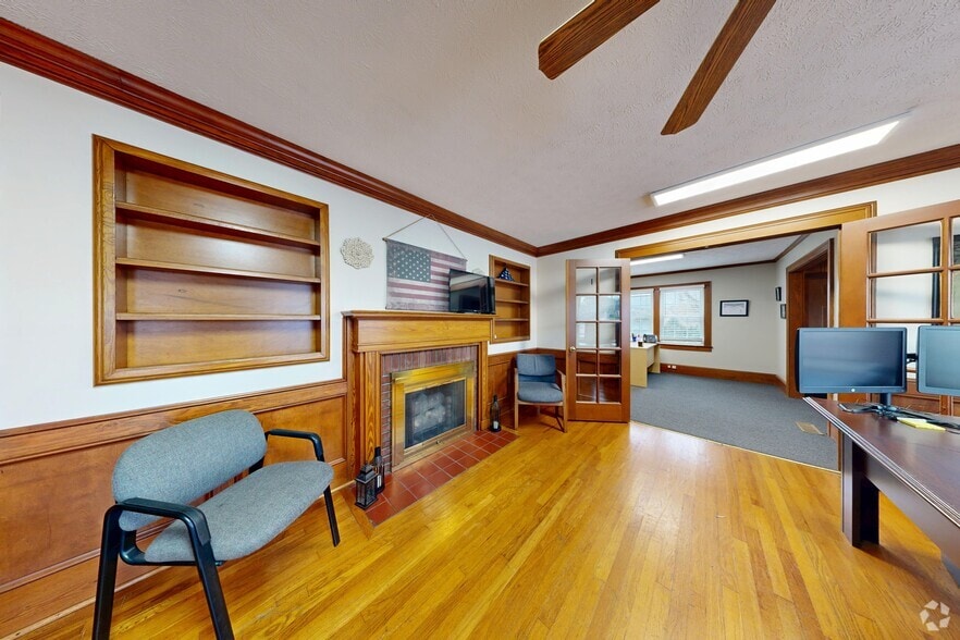 Primary Photo Of 1009 N Tennessee St, Cartersville Office For Sale