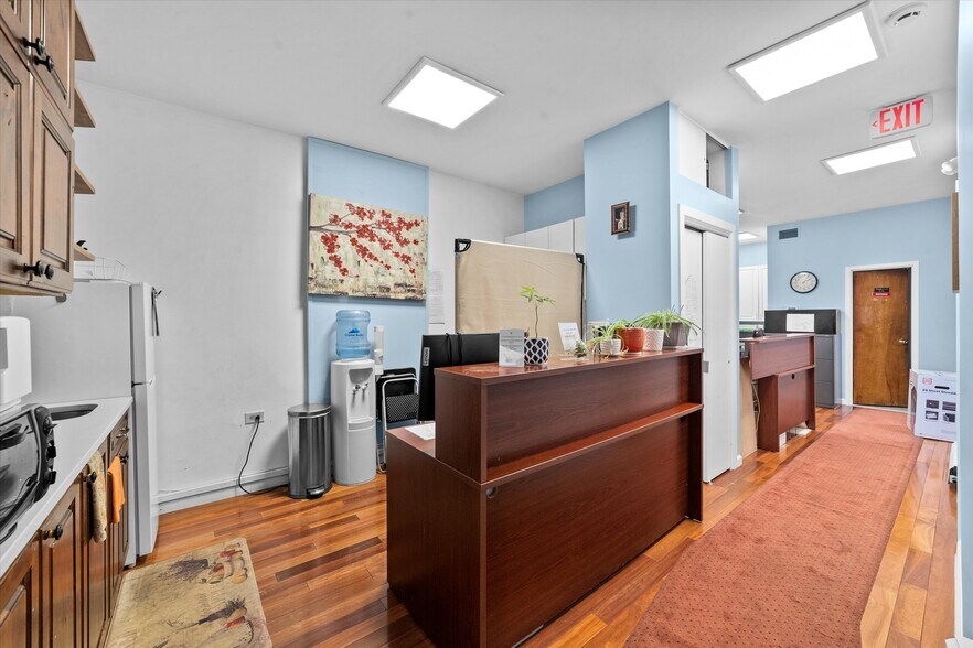 More Photos Of 130 Pondfield Rd, Bronxville Medical For Lease