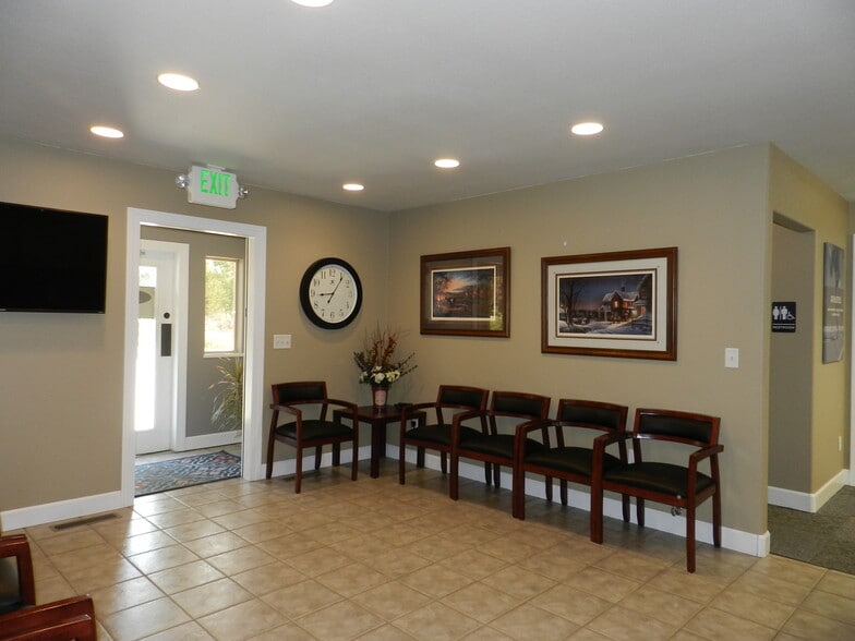 More Photos Of 1541 Ogden Rd, Montrose Medical For Lease