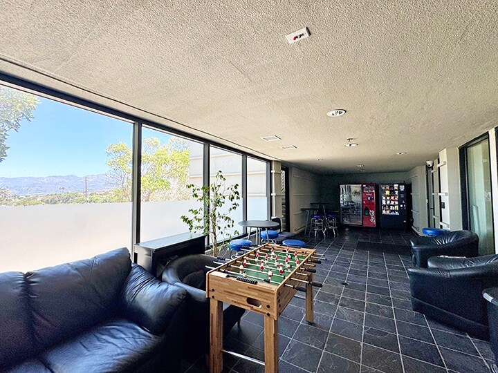 More Photos Of 6185-6187 Carpinteria Ave, Carpinteria Office For Sale