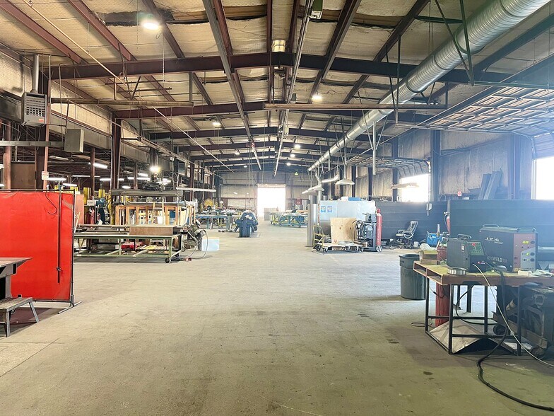 More Photos Of 5936 Eden Dr, Haltom City Warehouse For Sale