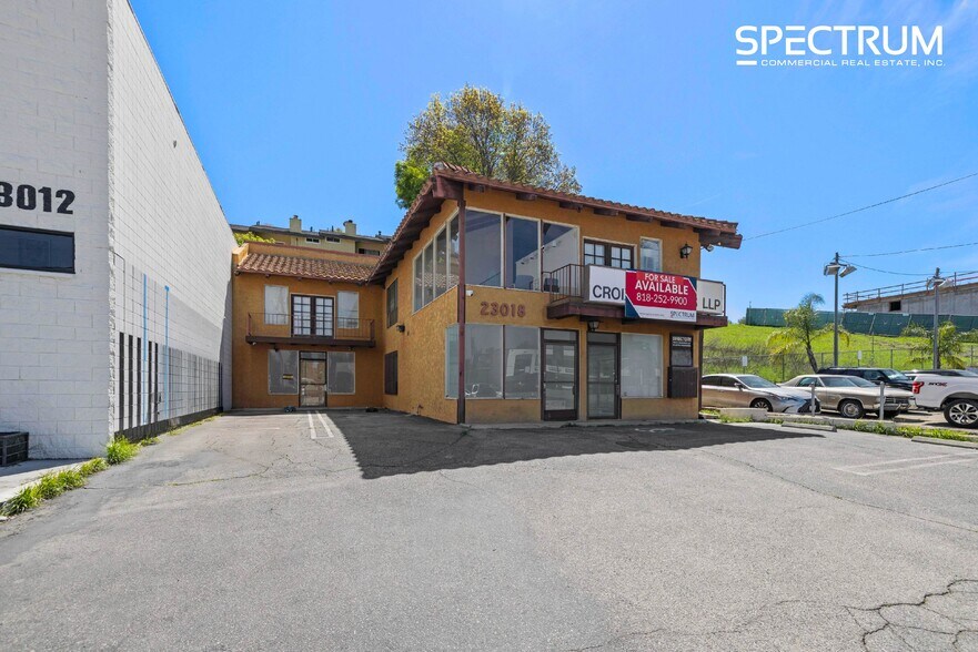 Primary Photo Of 23018 Ventura Blvd, Woodland Hills Medical For Sale