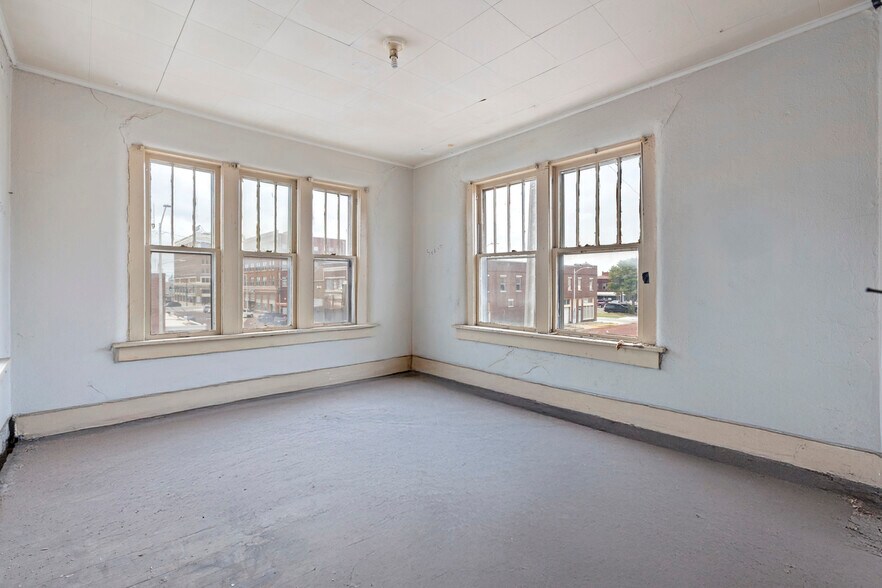 More Photos Of 201 N 3rd St, Ponca City Apartments For Sale