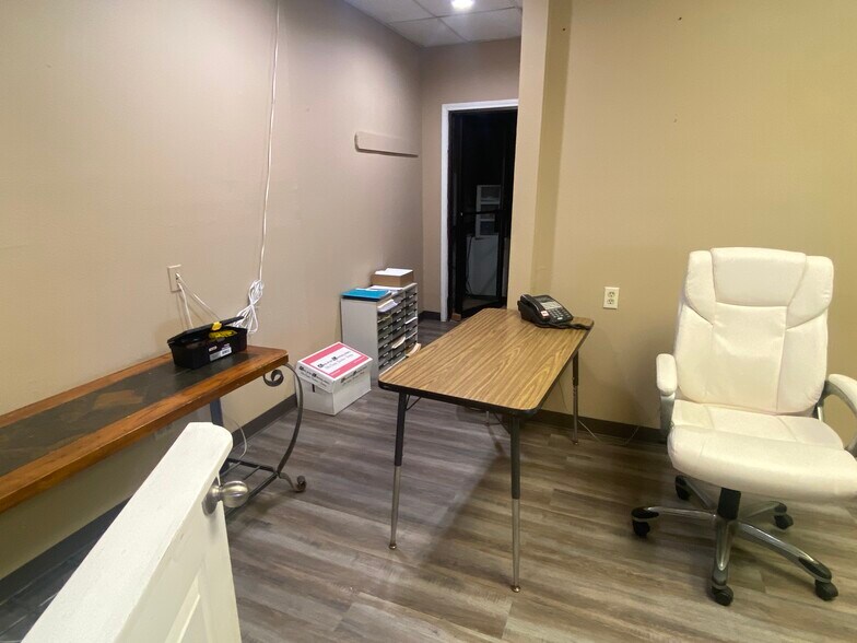 More Photos Of 111 W 5th St, Tyler Loft Creative Space For Lease