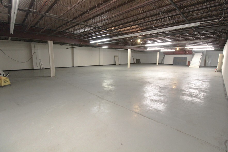 More Photos Of 1010 3rd Ave, Huntington Storefront Retail Office For Lease