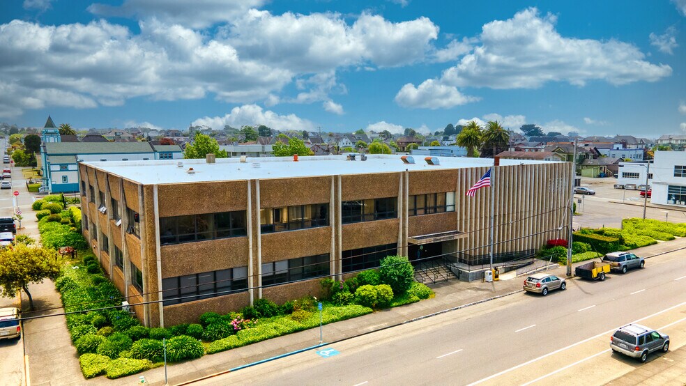 More Photos Of 930 6th St, Eureka Flex For Lease