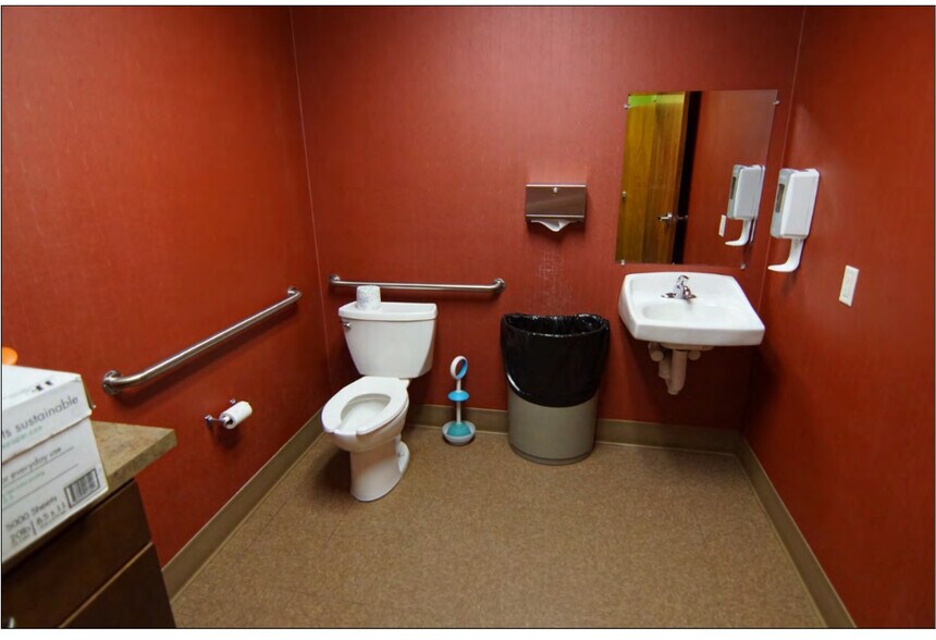 More Photos Of 1100 Portage Trl, Cuyahoga Falls Medical For Sale