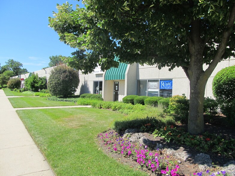 More Photos Of 400-428 W 5th Ave, Naperville Light Distribution For Lease