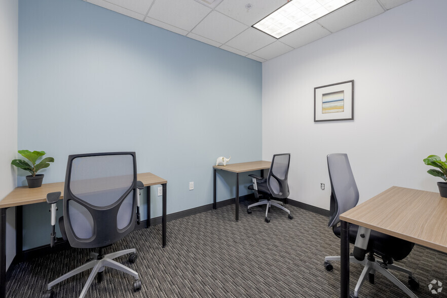 More Photos Of 2415 E Camelback Rd, Phoenix Coworking Space