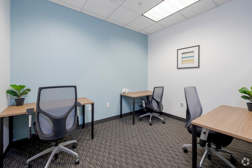 More Photos Of 2415 E Camelback Rd, Phoenix Coworking Space