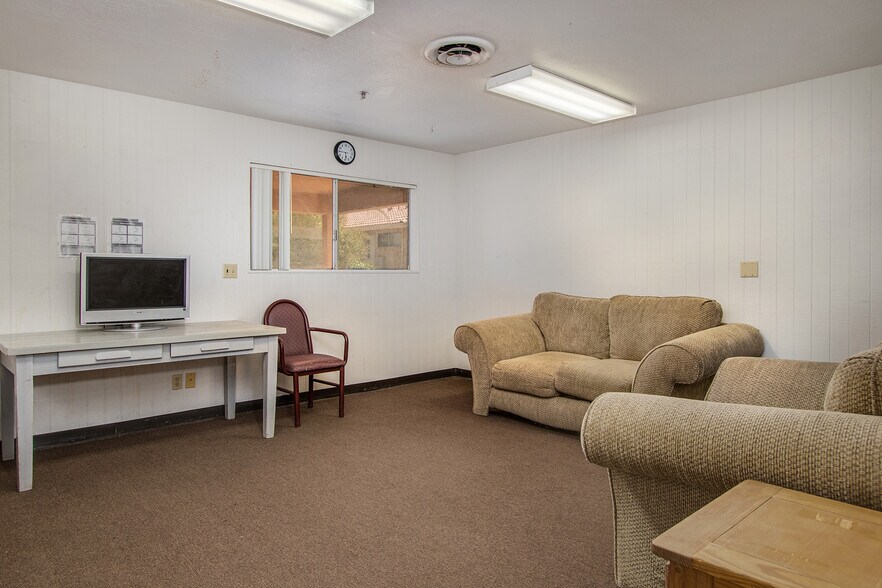 More Photos Of 6889 Sunny Vista Rd, Joshua Tree Lodge Meeting Hall For Sale