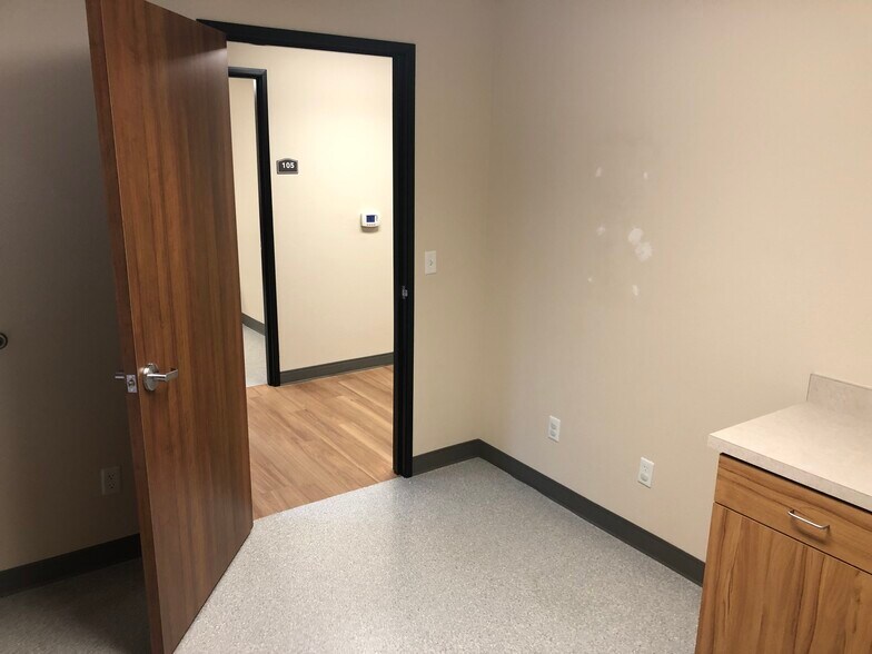 More Photos Of 12183 Locksley Ln, Auburn Medical For Lease