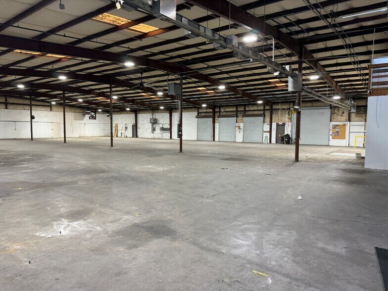 More Photos Of 9335 Industrial Trace, Alpharetta Warehouse For Lease