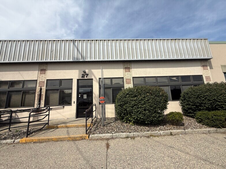 More Photos Of 23 Grand St, Kingston Office For Sale