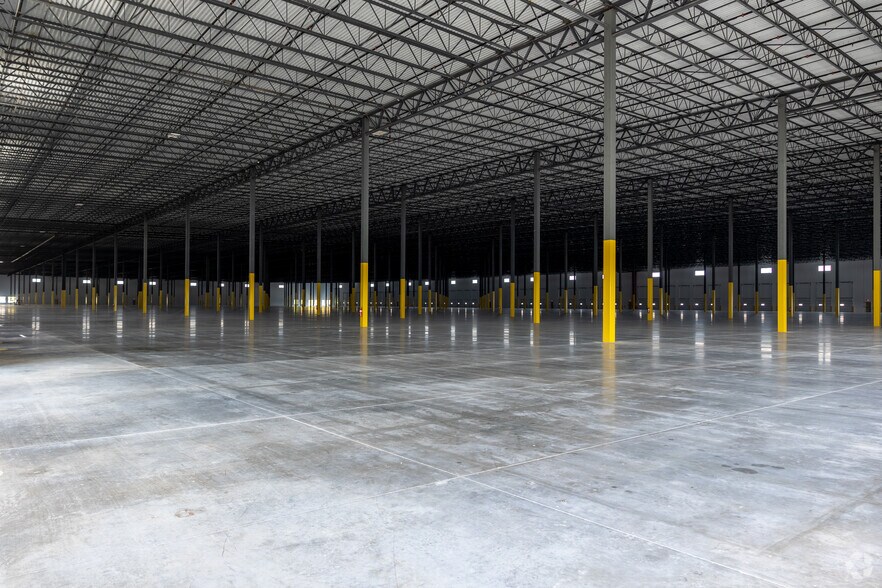 More Photos Of 16500 Oriole Rd, Fort Myers Warehouse For Sale
