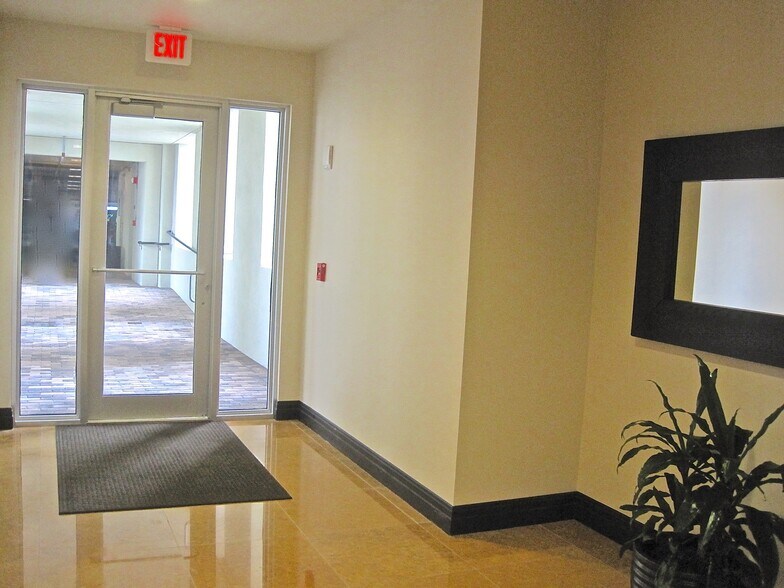 More Photos Of 3850 Bird Rd, Miami Office For Sale