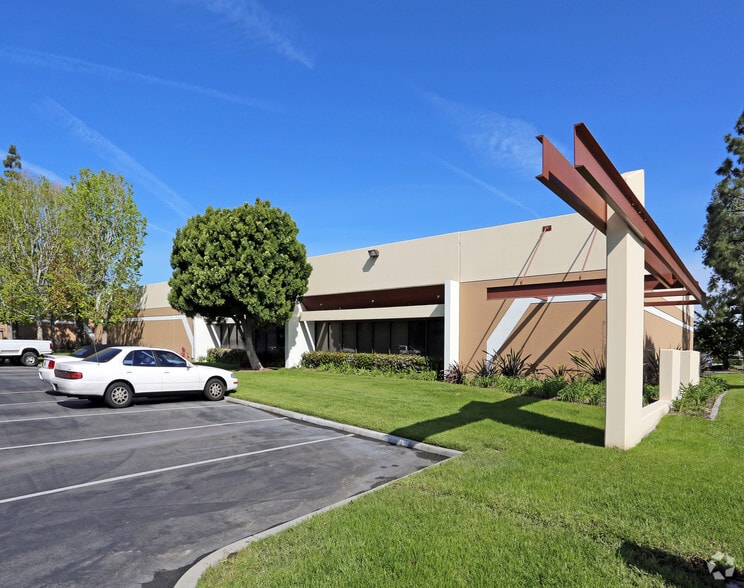 Primary Photo Of 628 N Eckhoff St, Orange Warehouse For Lease