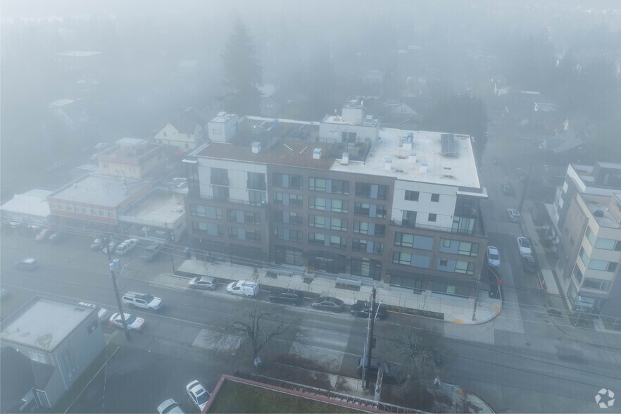 More Photos Of 8829 Roosevelt Way NE, Seattle Apartments For Lease