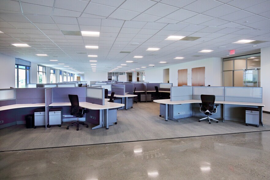 More Photos Of 5000 Headquarters Dr, Plano Office For Lease