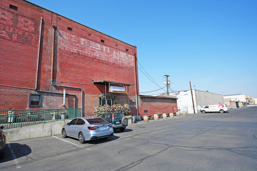 More Photos Of 31 N 1st Ave, Yakima General Retail For Sale