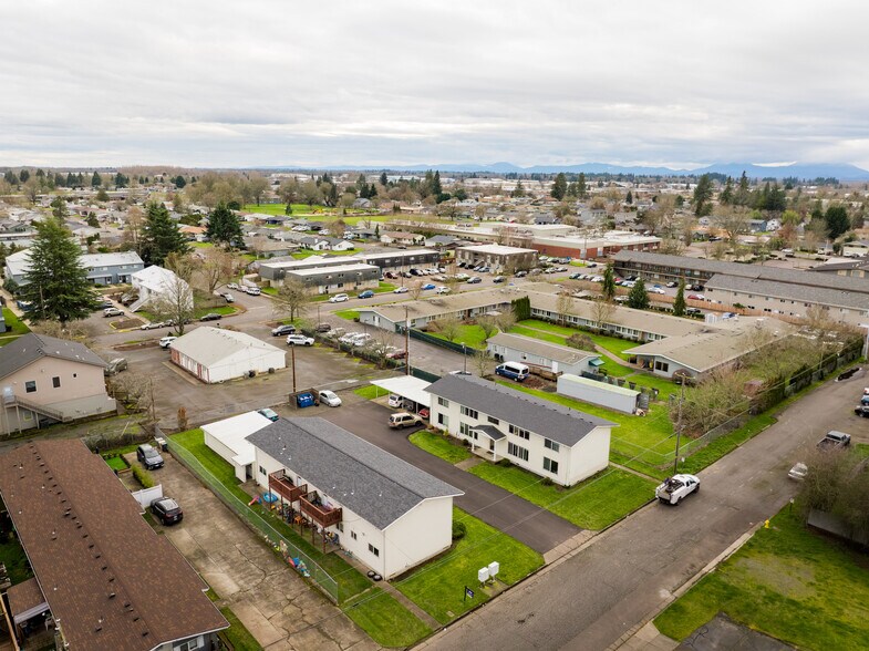 More Photos Of 920 18th Ave SW, Albany Multifamily For Sale