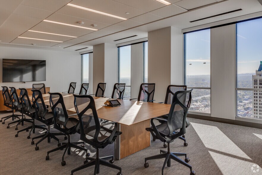 More Photos Of 101 E 2nd St, Tulsa Office For Lease