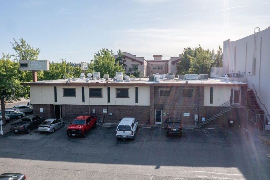 More Photos Of 1767 Market St, Redding Loft Creative Space For Lease