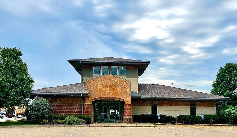 Primary Photo Of 801 NW 25th St, Topeka Bank For Sale