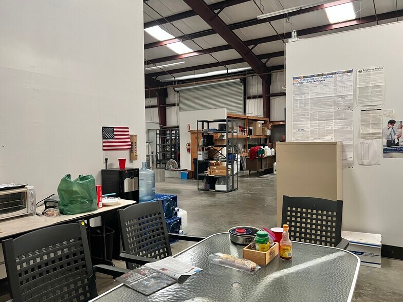 More Photos Of 2482 Progress Dr, Redding Manufacturing For Sale