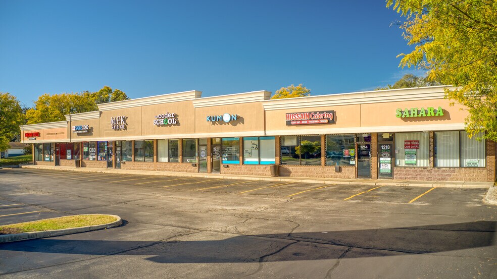 Primary Photo Of 1210-1238 S Highland Ave, Lombard Unknown For Lease