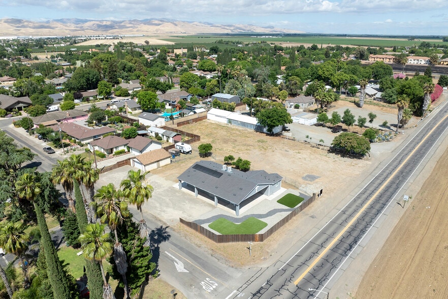 More Photos Of 720 N 2nd St, Patterson Specialty For Sale