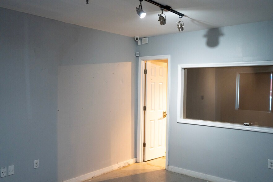 More Photos Of 16300 SW 137th Ave, Miami Warehouse For Sale