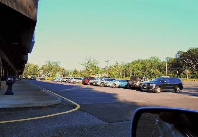 More Photos Of 400 E Washington Ave, Washington Restaurant For Lease