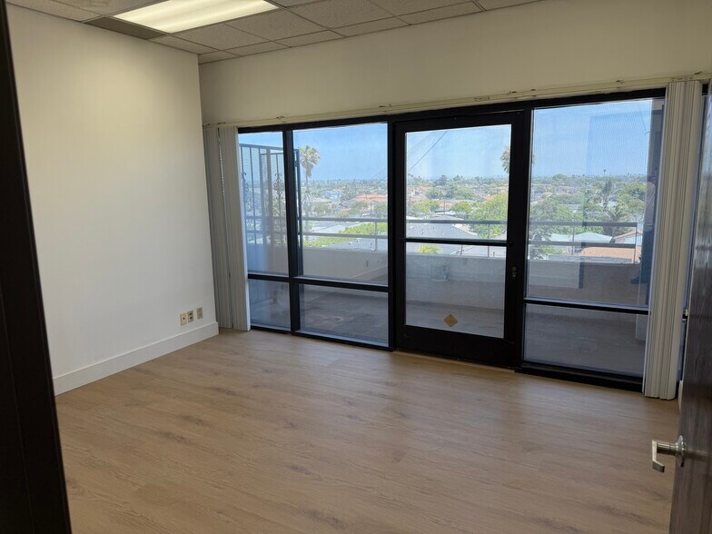 More Photos Of 15342 Hawthorne Blvd, Lawndale Office For Lease