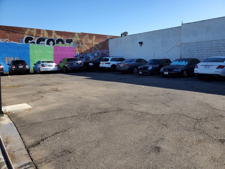 More Photos Of 1525 E 25th St, Los Angeles Manufacturing For Sale