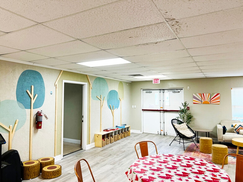 More Photos Of 15833 N US Highway 301, Citra Lodge Meeting Hall For Sale